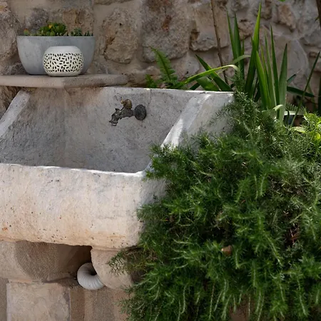 Villa Royal Stone-1min Walk To The Zaton (Dubrovnik-Neretva)