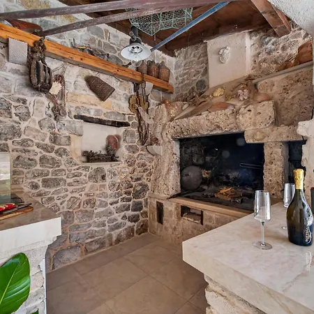 Βίλα Royal Stone-1min Walk To The Zaton (Dubrovnik-Neretva)