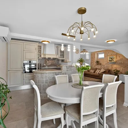Royal Stone-1min Walk To The Zaton (Dubrovnik-Neretva)