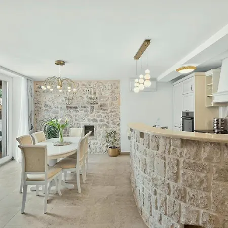 Royal Stone-1min Walk To The Zaton (Dubrovnik-Neretva)