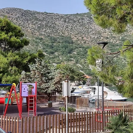 Royal Stone-1min Walk To The Villa *